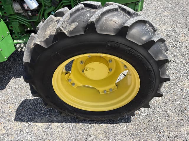 Image of John Deere 5100E equipment image 1