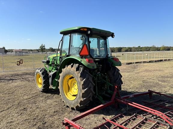 Image of John Deere 5100E equipment image 3