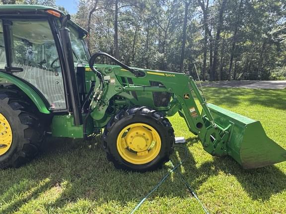 Image of John Deere 5100E equipment image 3