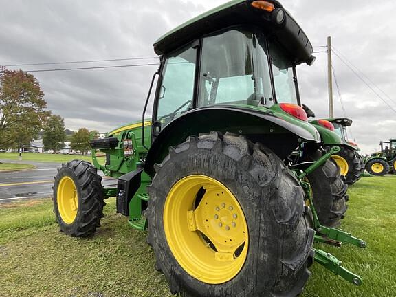 Image of John Deere 5100E equipment image 3