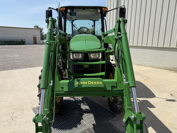 Image of John Deere 5100E equipment image 1