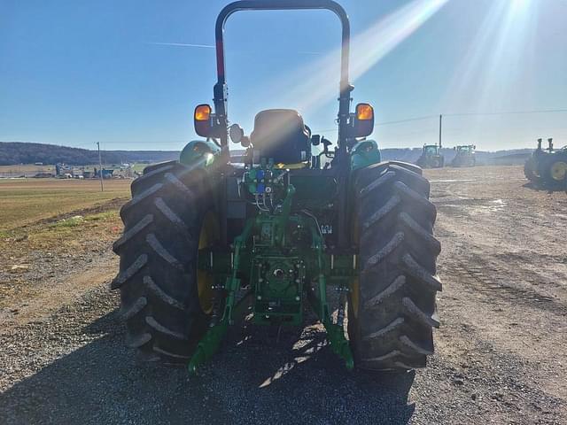 Image of John Deere 5100E equipment image 2