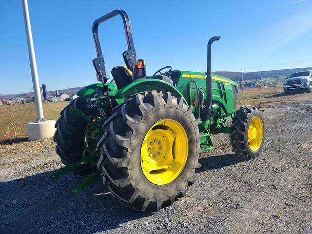 Image of John Deere 5100E equipment image 1