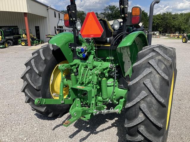 Image of John Deere 5100M equipment image 4