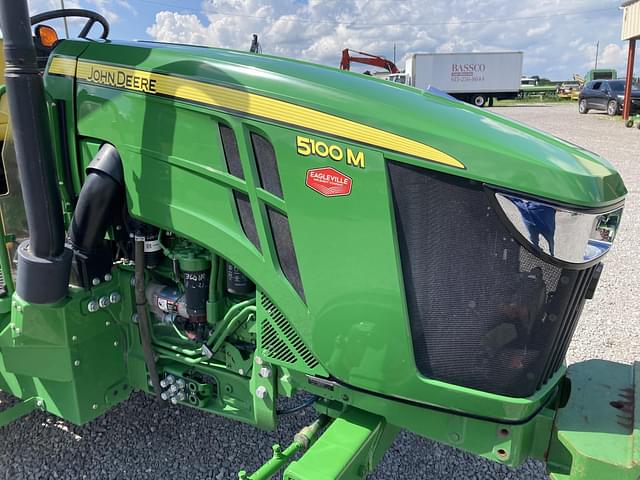 Image of John Deere 5100M equipment image 3