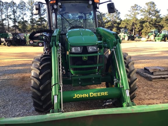 Image of John Deere 5115M equipment image 4