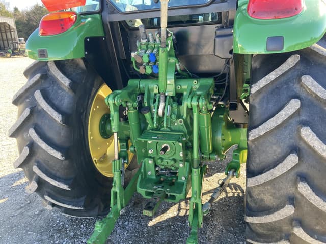 Image of John Deere 5115M equipment image 4