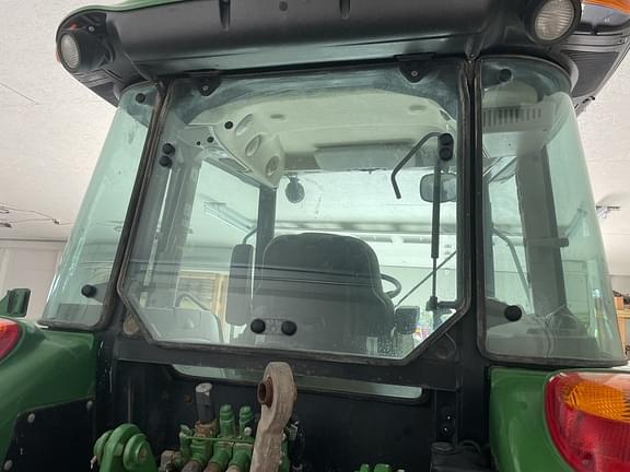 Image of John Deere 5115M equipment image 3