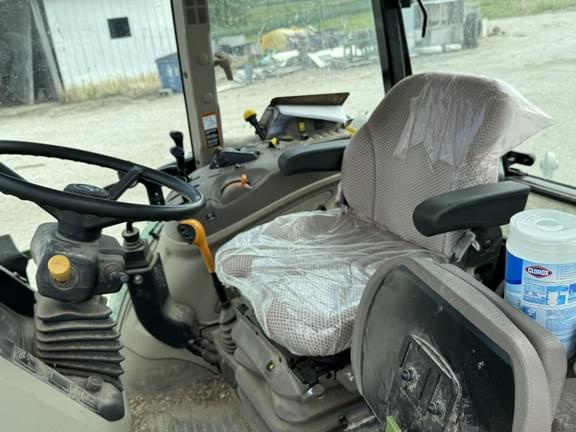 Image of John Deere 5115M equipment image 4