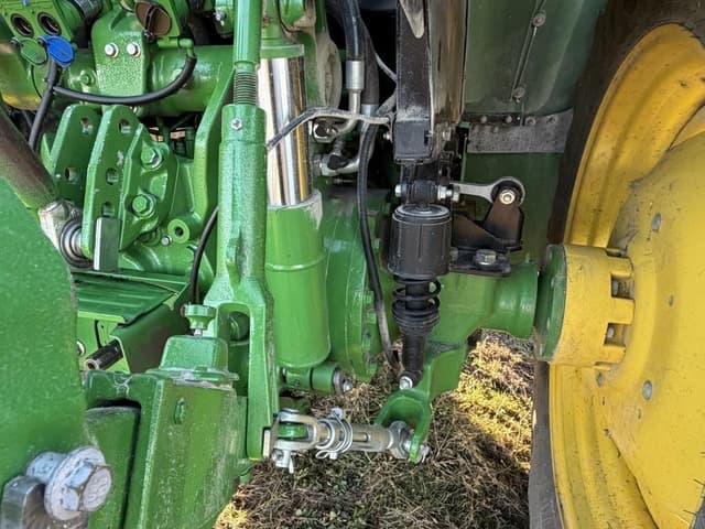 Image of John Deere 5125R equipment image 1