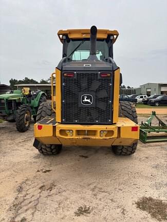 Image of John Deere 524L equipment image 3