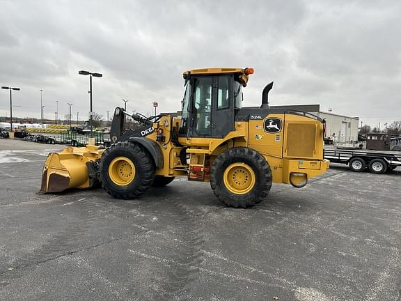 Image of John Deere 524L equipment image 1