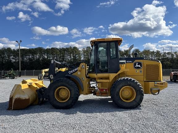 Image of John Deere 524L equipment image 1