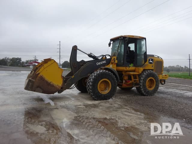 Image of John Deere 524L equipment image 1