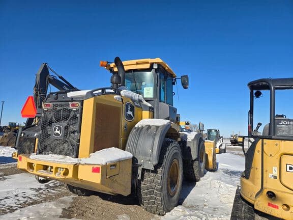 Image of John Deere 544L equipment image 2