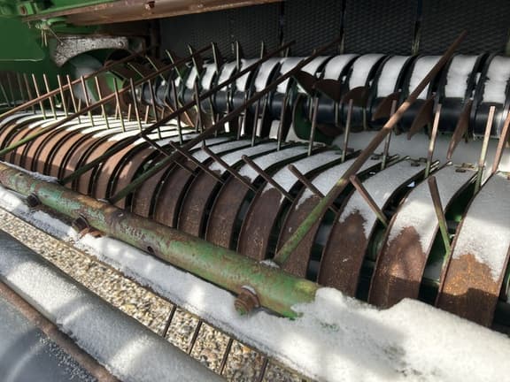 Image of John Deere 560M equipment image 1