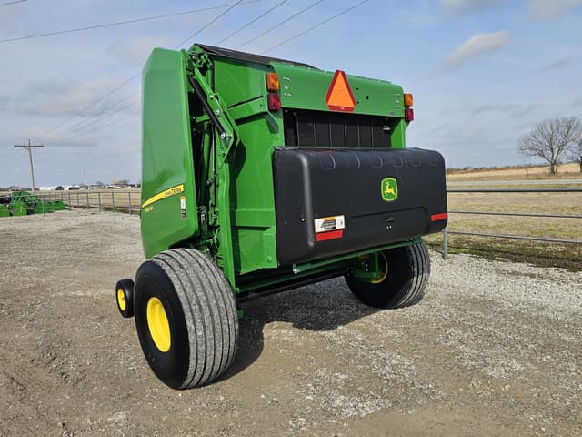 Image of John Deere 560M equipment image 3