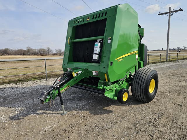 Image of John Deere 560M equipment image 1
