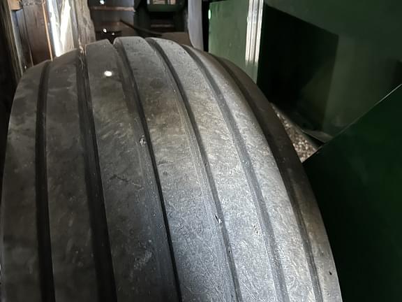 Image of John Deere 560M equipment image 3