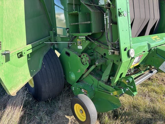Image of John Deere 560M equipment image 4