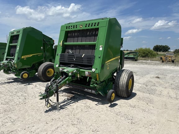 2020 John Deere 560M Silage Equipment Image0