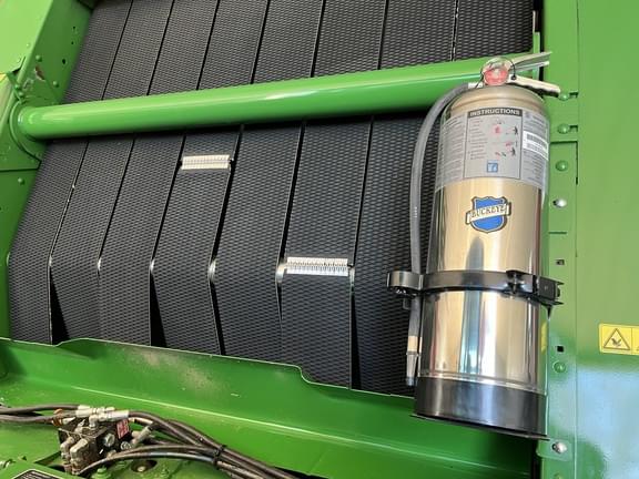 Image of John Deere 560M equipment image 3