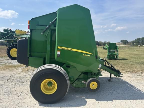 Image of John Deere 560M equipment image 4