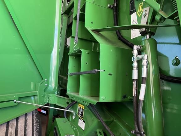 Image of John Deere 560M equipment image 1