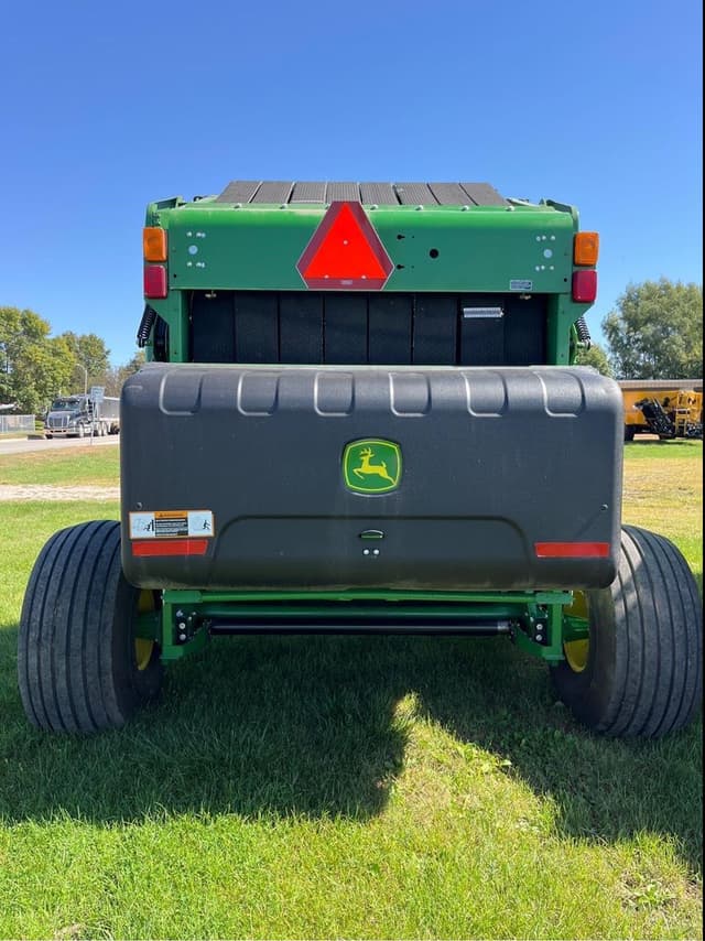 Image of John Deere 560M equipment image 3