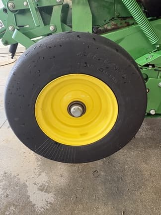 Image of John Deere 560M equipment image 4