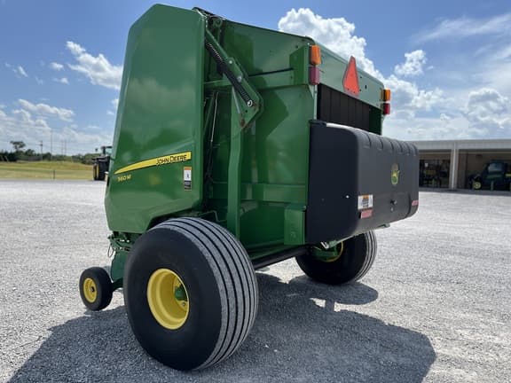 Image of John Deere 560M equipment image 2