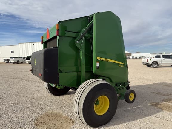 Image of John Deere 560M equipment image 4