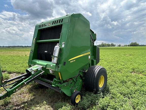 Image of John Deere 560M equipment image 2