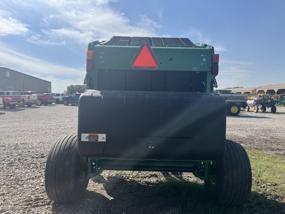 Image of John Deere 560M equipment image 4