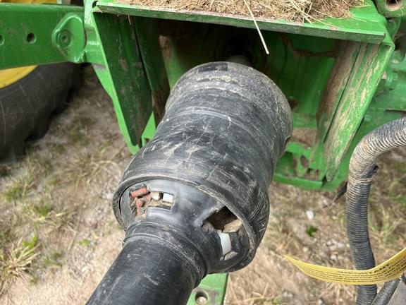 Image of John Deere 560M equipment image 4