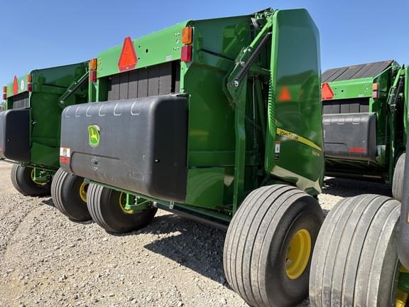 Image of John Deere 560M equipment image 4