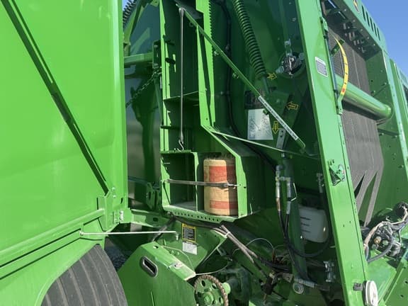 Image of John Deere 560M equipment image 2