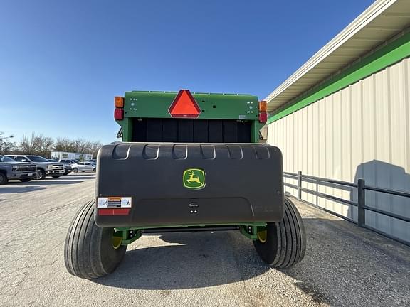 Image of John Deere 560M equipment image 3