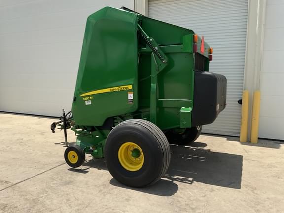 Image of John Deere 560M equipment image 4