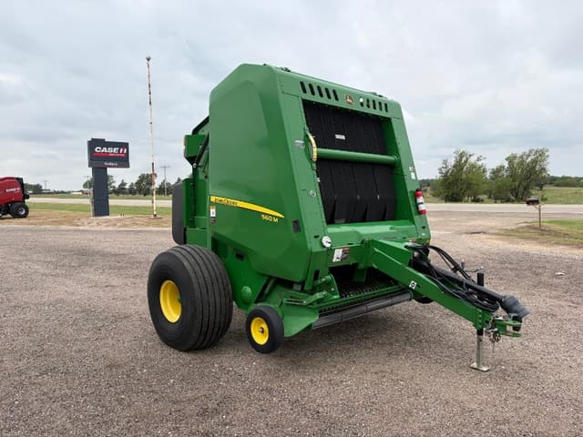 Image of John Deere 560M equipment image 1