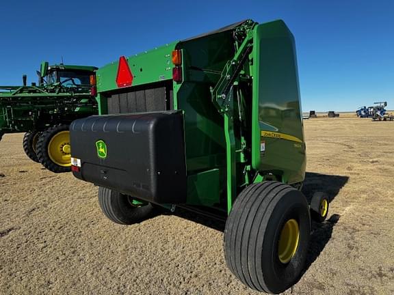 Image of John Deere 560M equipment image 2