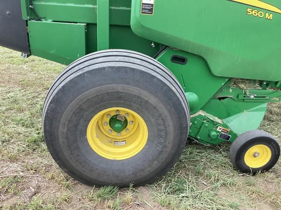 Image of John Deere 560M equipment image 4