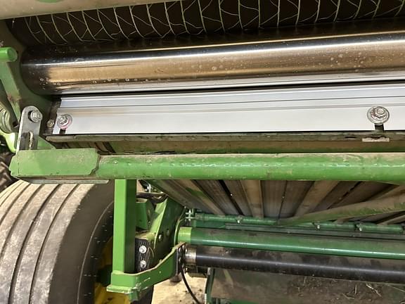 Image of John Deere 560M MegaWideHC2 equipment image 4