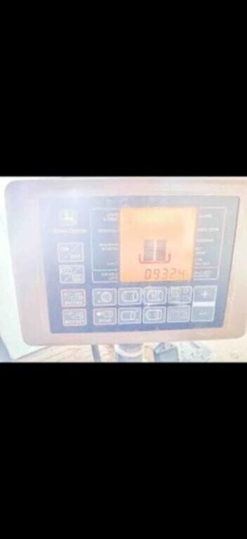 Image of John Deere 560M equipment image 1