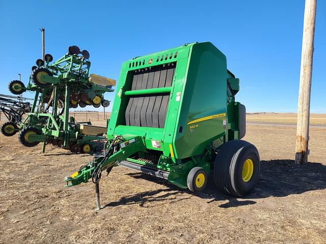 Image of John Deere 560M equipment image 1