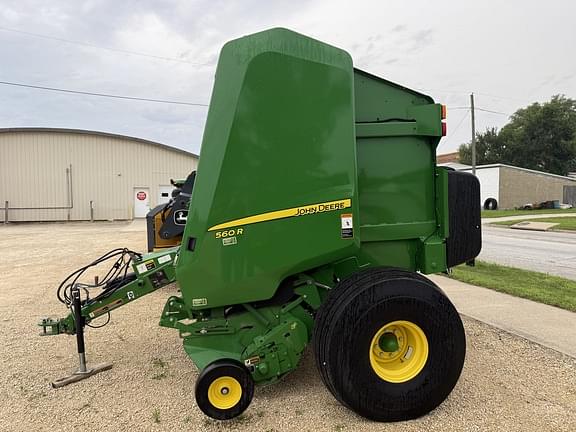 Image of John Deere 560R equipment image 1