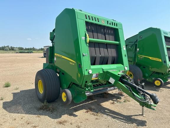 Image of John Deere 560R equipment image 1