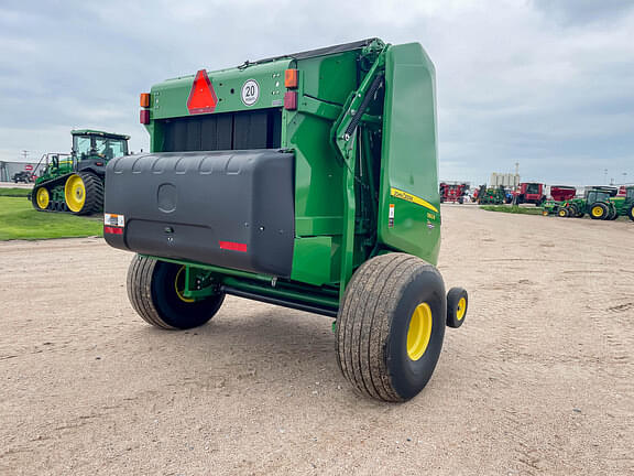 Image of John Deere 560R equipment image 4