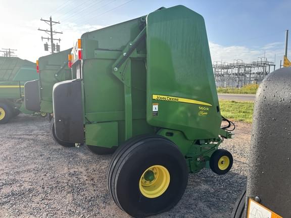 Image of John Deere 560R equipment image 4