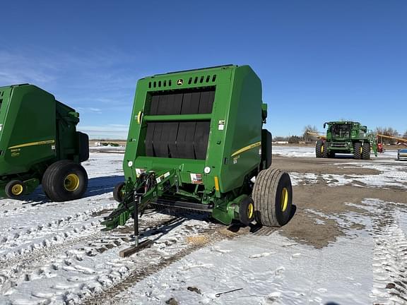 Image of John Deere 560R equipment image 1